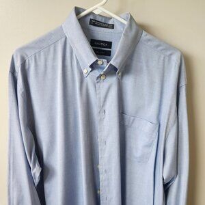 Like New Nautica Men's Button Down Shirt - 17, 34/35